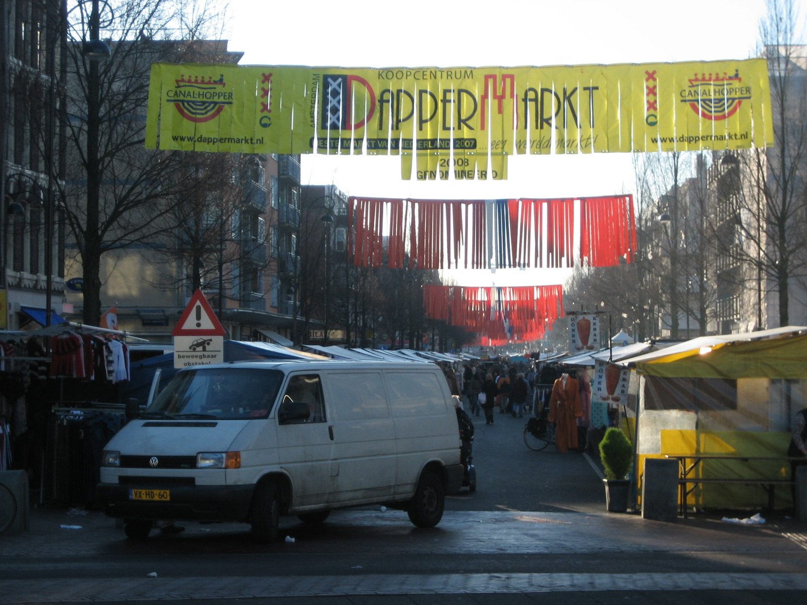 Dappermarkt stalls along Dapperstraat